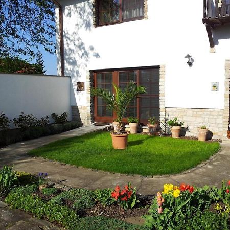 Ferienwohnung "Am Geiseltal" Мерзебург Екстериор снимка
